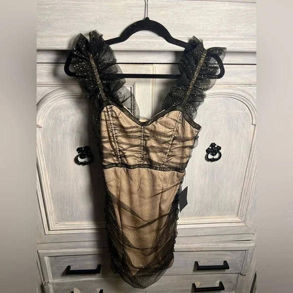 Elegant Black and Cream‎ Women's Dress - Picture 5 of 12